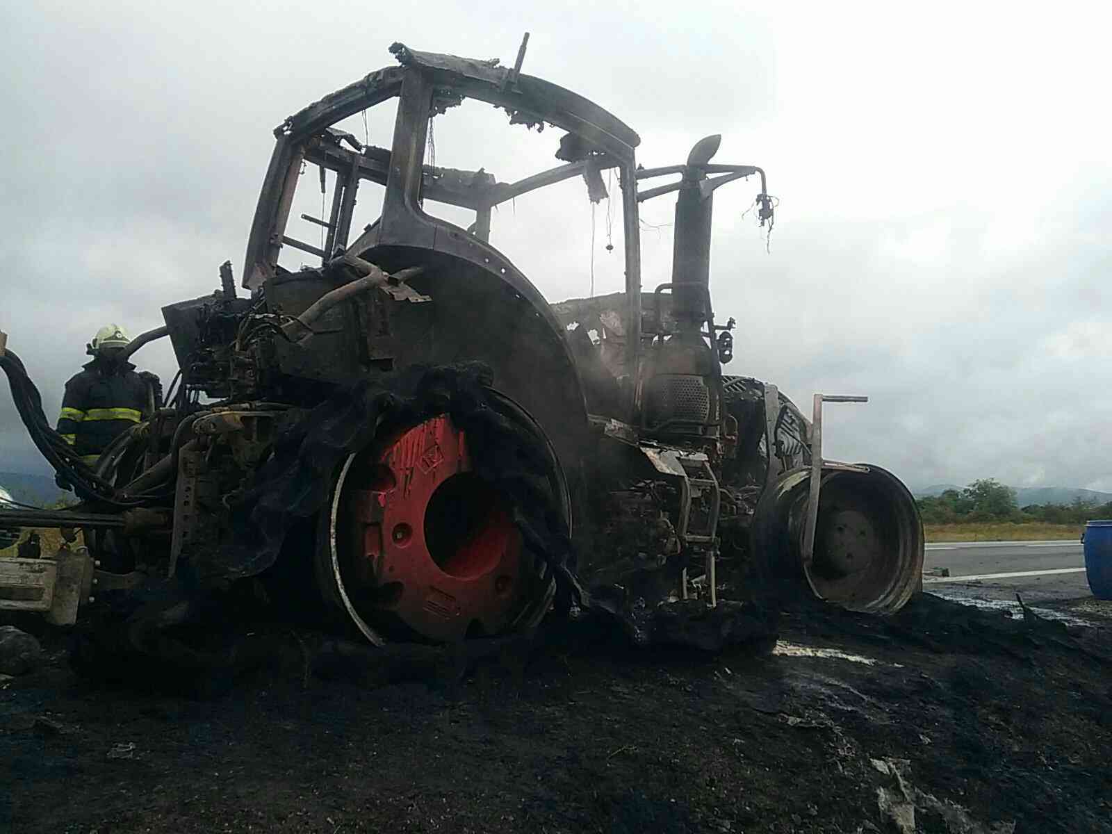 Ilustr požiar traktora